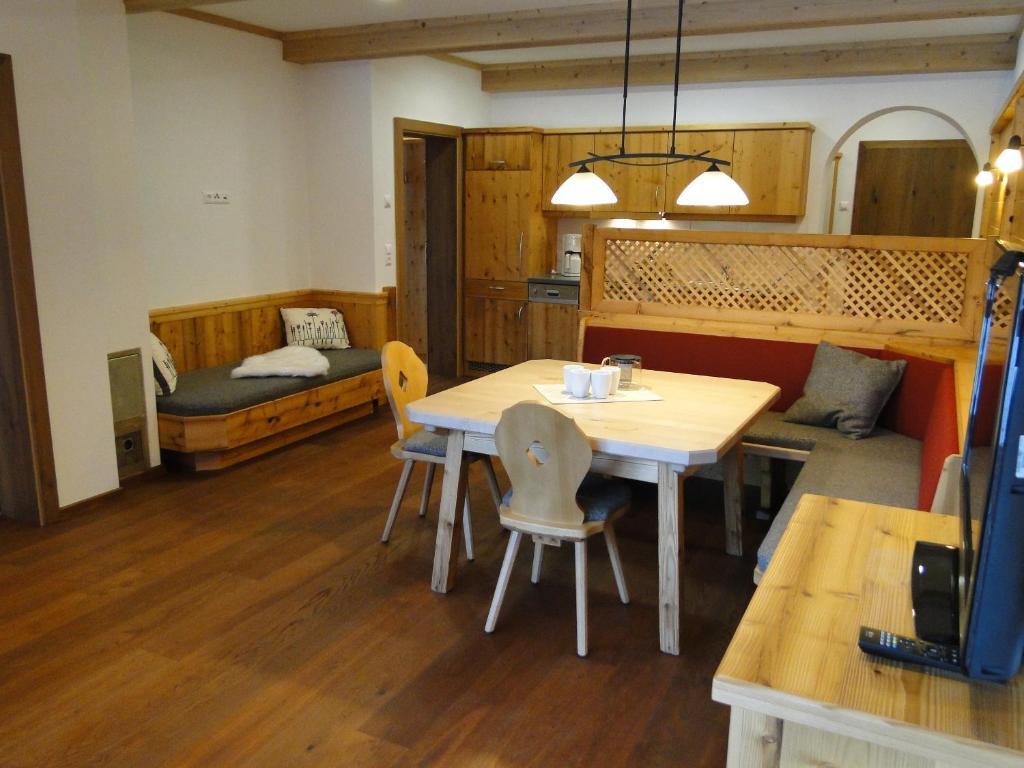 Appartement Gipfelsturm Haus im Ennstal Kamer foto